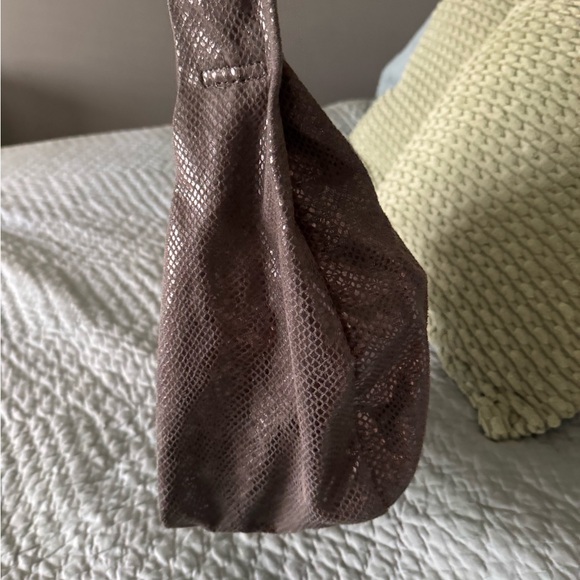 Jennifer Lopez JLO Chic Gray Hobo Bag with Metallic Accents - Picture 3 of 4